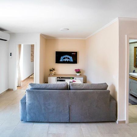 Emma Appartment Porec Exterior photo