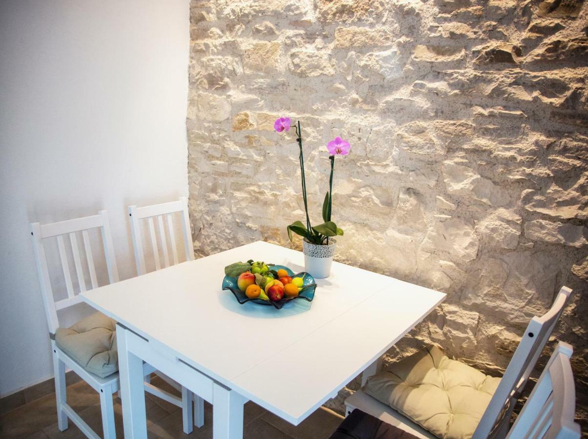 Emma Appartment Porec Exterior photo